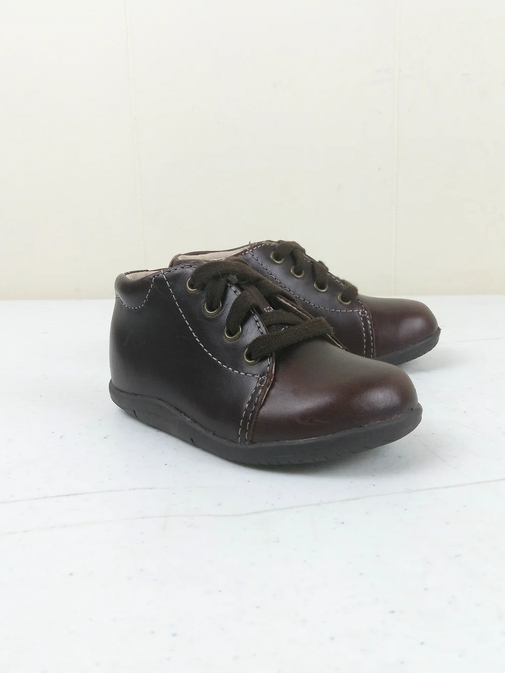 Stride Rite SRT Elliot Walker Trainer Shoes Size 6.5 Brown Leather Lace Up